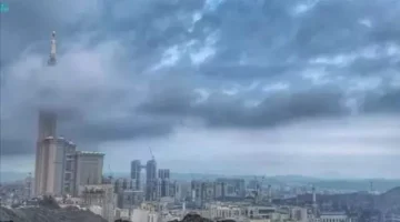 إعلان سعودي: تعليق الدراسة حضرية في مدارس وجامعات وتحويل إلى عن بعد